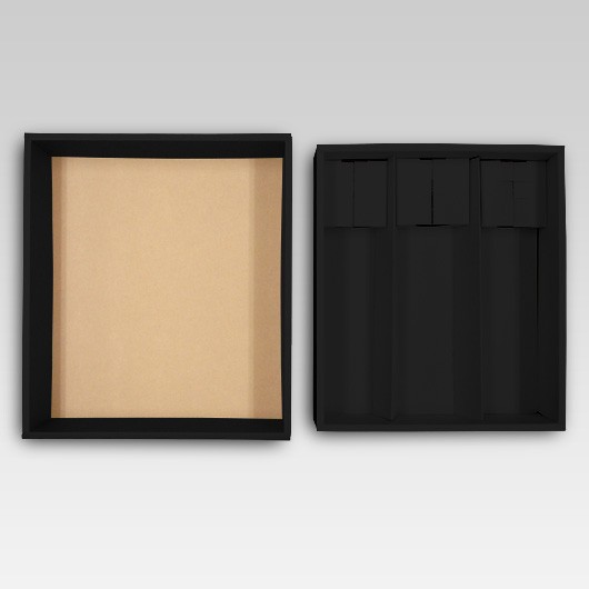 中の仕切りでワインを固定しますので、ワインを安定して運ぶことができます。